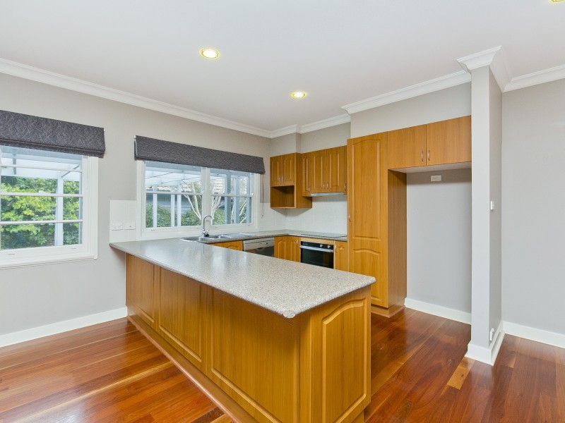 12 White Avenue, Queanbeyan NSW 2620