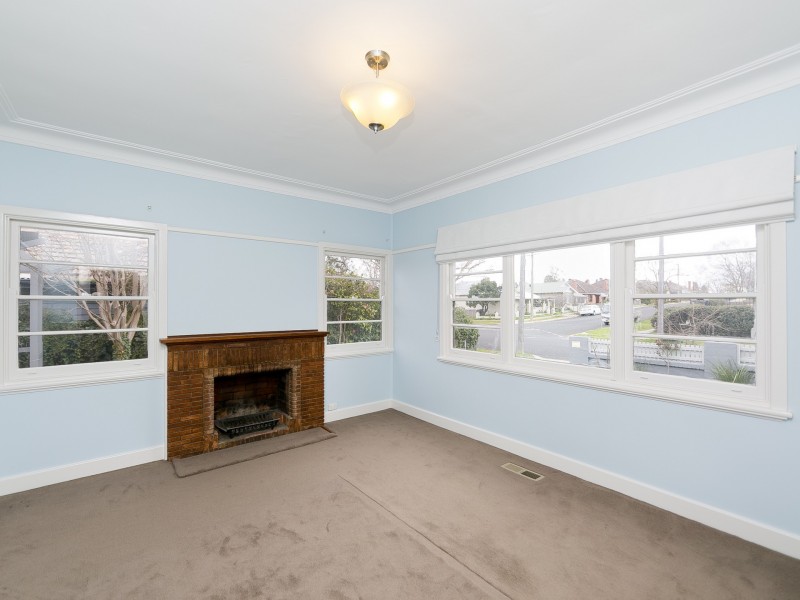 12 White Avenue, Queanbeyan NSW 2620