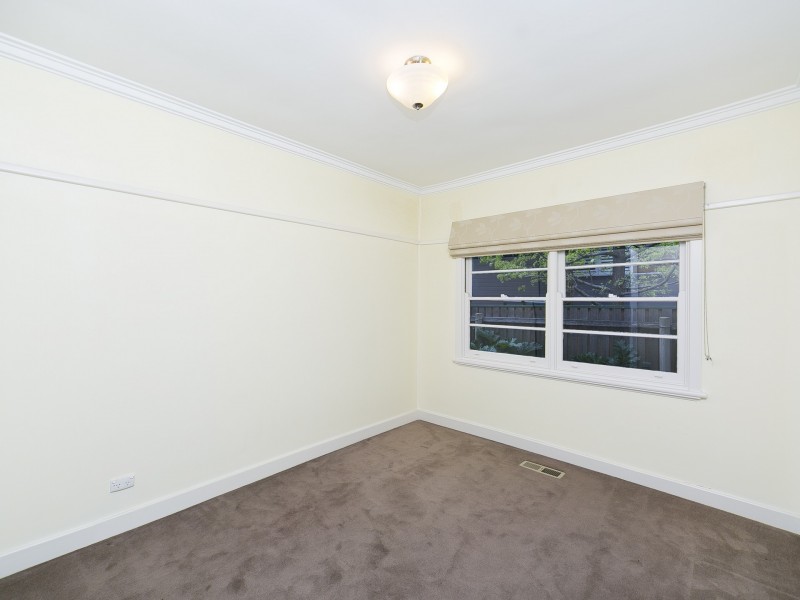 12 White Avenue, Queanbeyan NSW 2620
