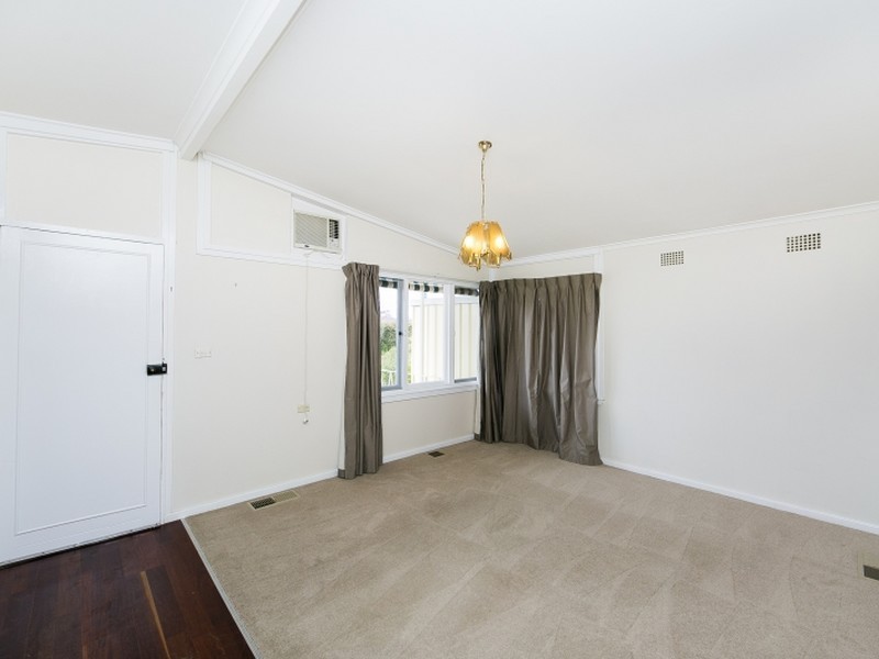135 Donald Road, Queanbeyan NSW 2620