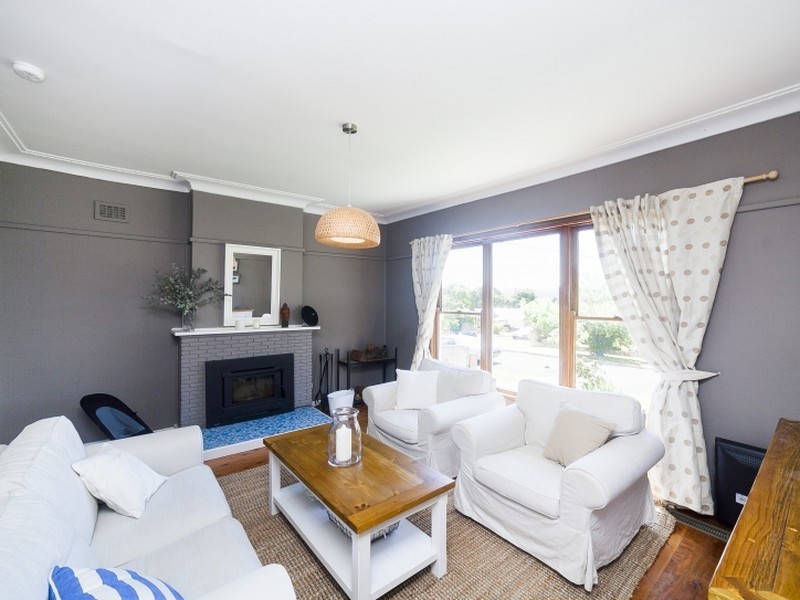 53 The Crescent, Queanbeyan NSW 2620