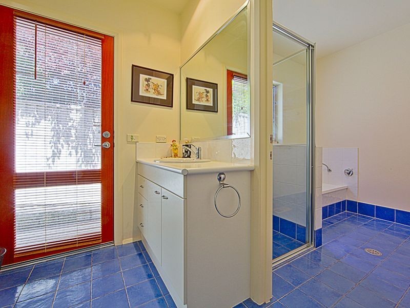 6 Melaleuca, Jerrabomberra NSW 2619