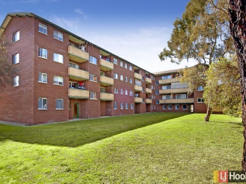 17/30 Trinculo Place, Queanbeyan NSW 2620