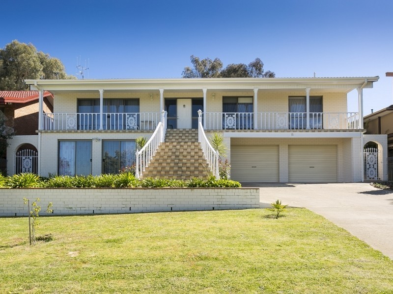 15 Graham Place, Queanbeyan NSW 2620