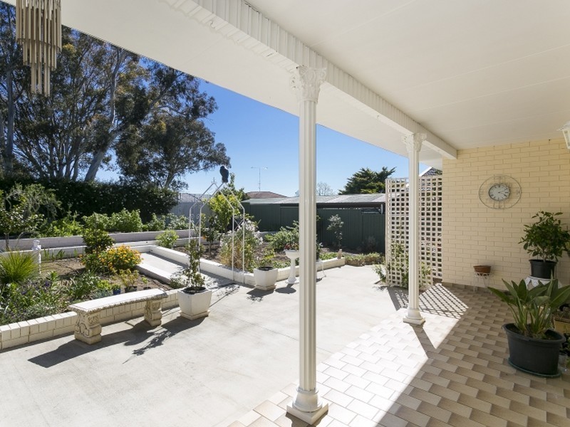 15 Graham Place, Queanbeyan NSW 2620