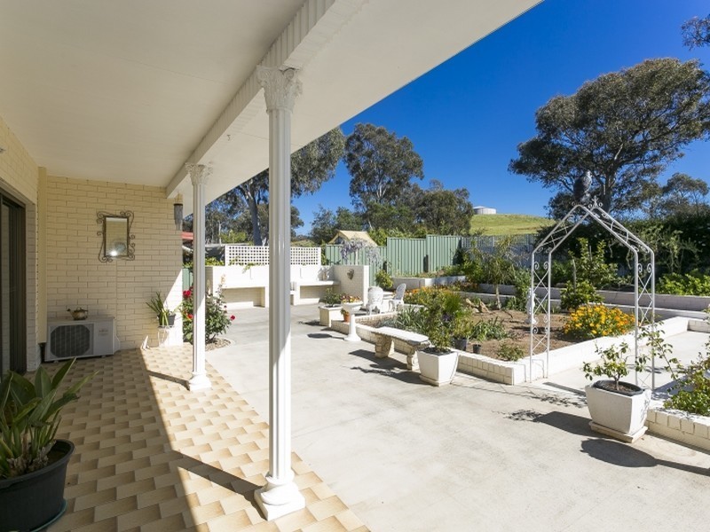 15 Graham Place, Queanbeyan NSW 2620