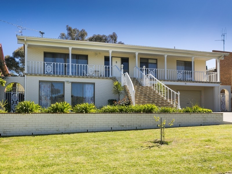15 Graham Place, Queanbeyan NSW 2620