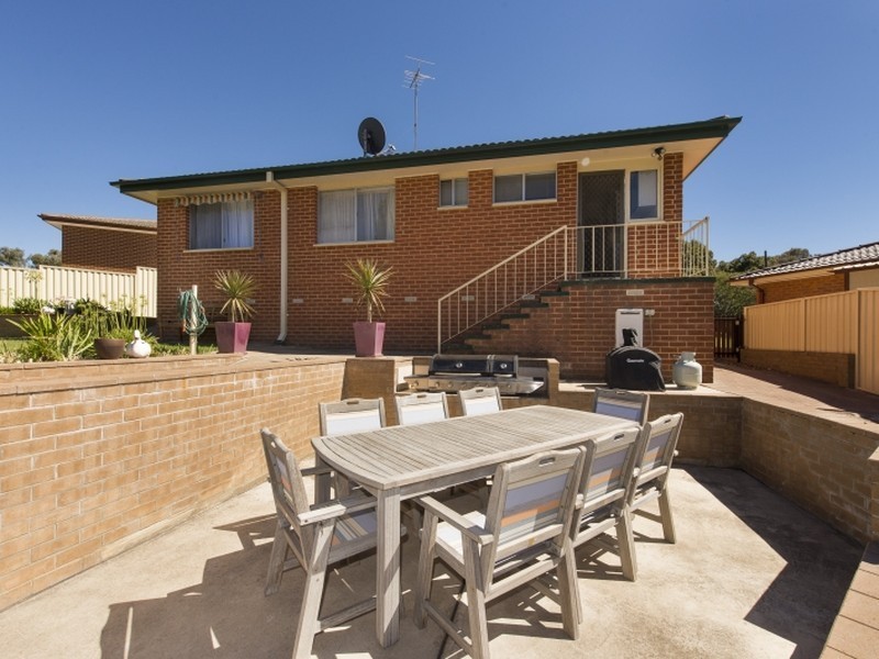 19 Monk Place, Queanbeyan NSW 2620