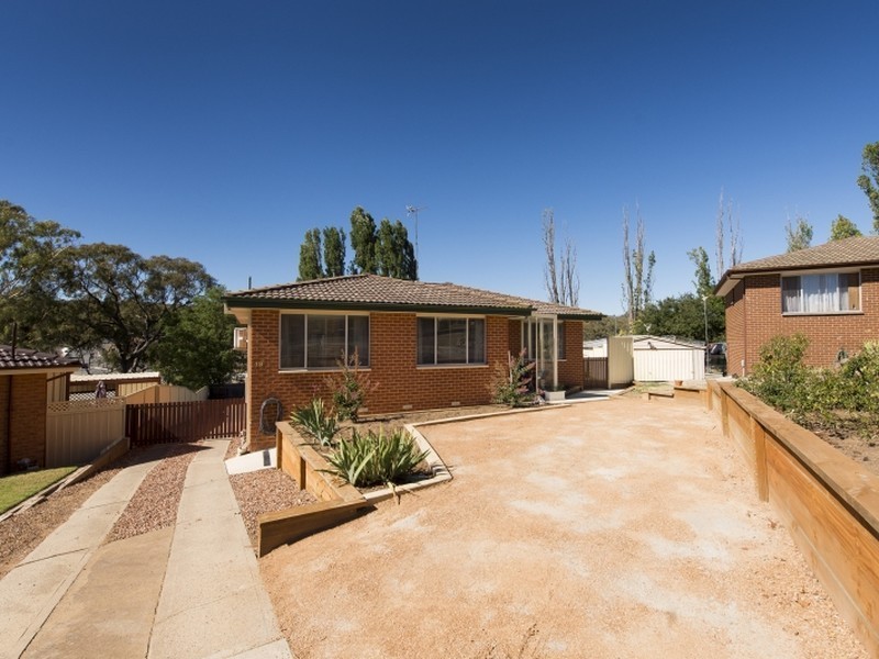 19 Monk Place, Queanbeyan NSW 2620