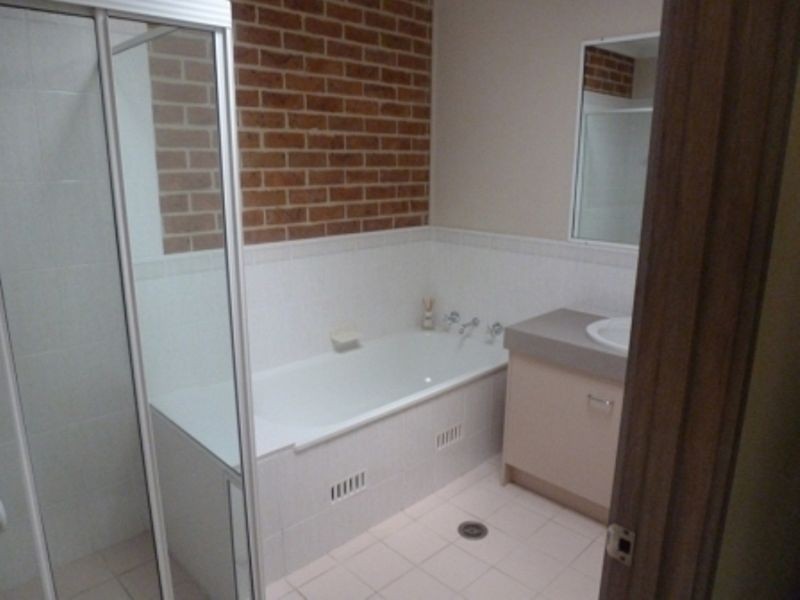 3/31 Walker Crescent, Jerrabomberra NSW 2619