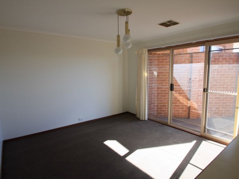 1/56 Emery Crescent, Queanbeyan NSW 2620