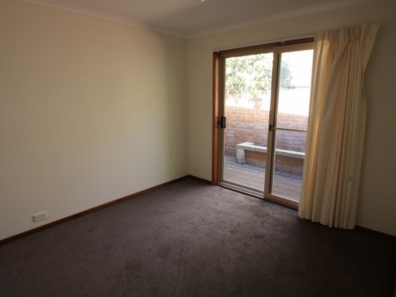 1/56 Emery Crescent, Queanbeyan NSW 2620