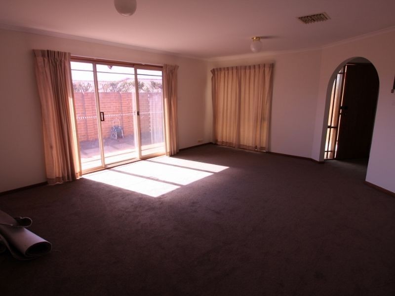 1/56 Emery Crescent, Queanbeyan NSW 2620