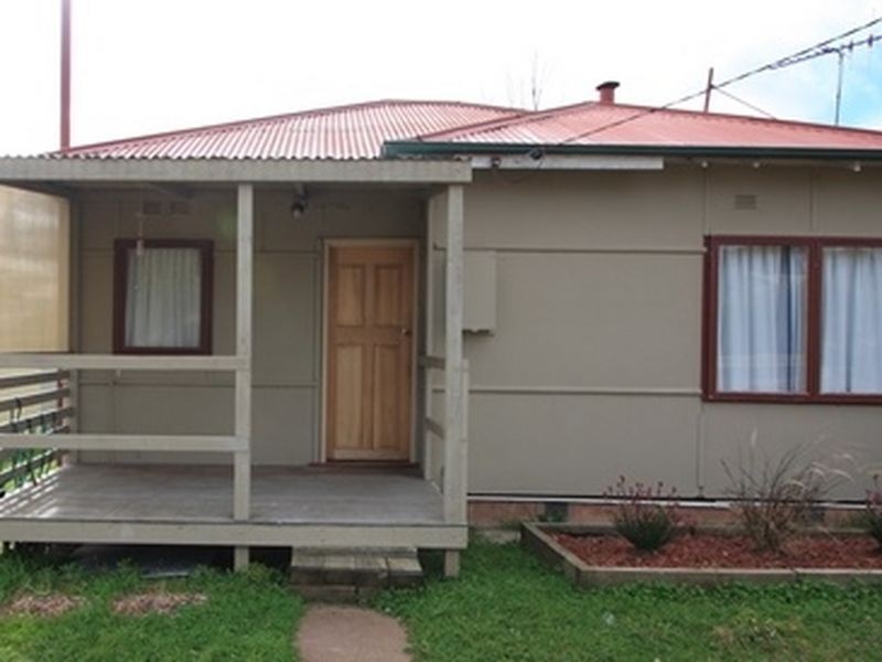33 Fergus Road, Queanbeyan NSW 2620