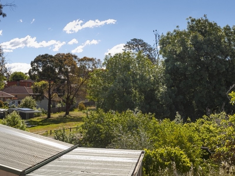 33 Ross Road, Queanbeyan NSW 2620