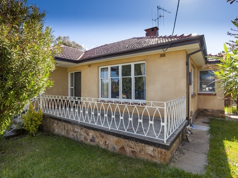33 Ross Road, Queanbeyan NSW 2620
