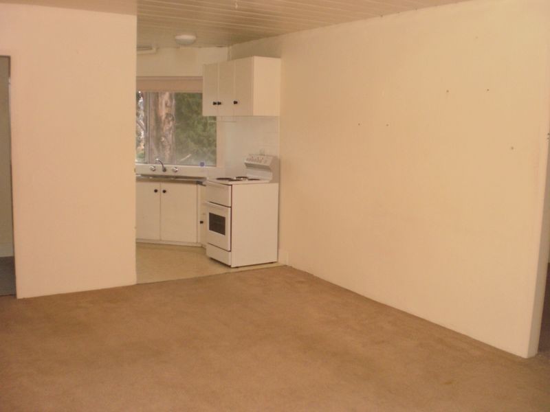 8/18 Trinculo Place, Queanbeyan NSW 2620