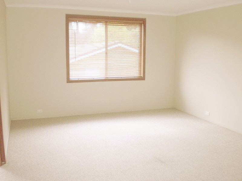 1/8 Booth Street, Queanbeyan NSW 2620