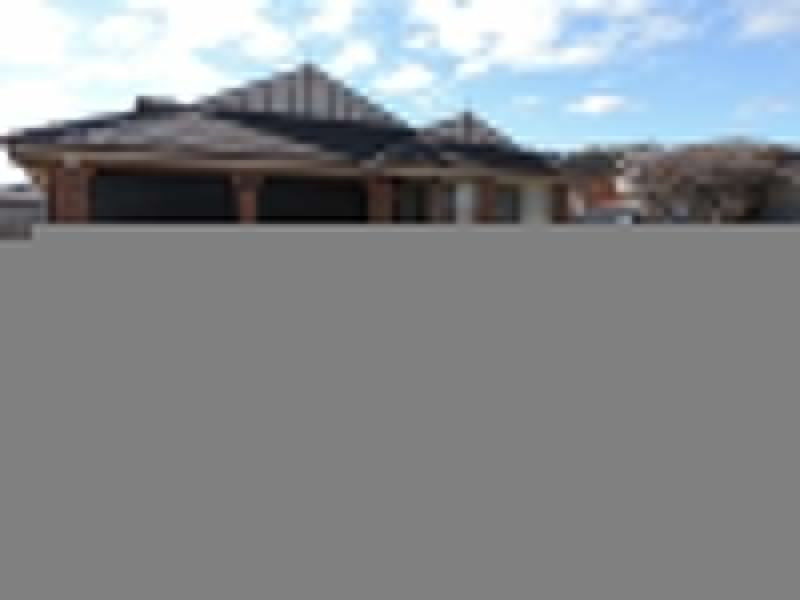 36 Thomas Royal Gardens, Queanbeyan NSW 2620