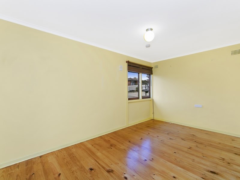 33 Oleria Street, Queanbeyan NSW 2620