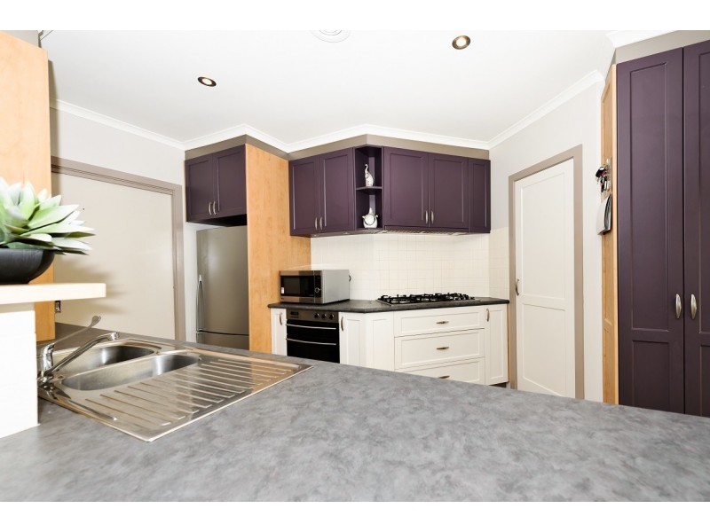 16 Stonehaven Circuit, Queanbeyan NSW 2620