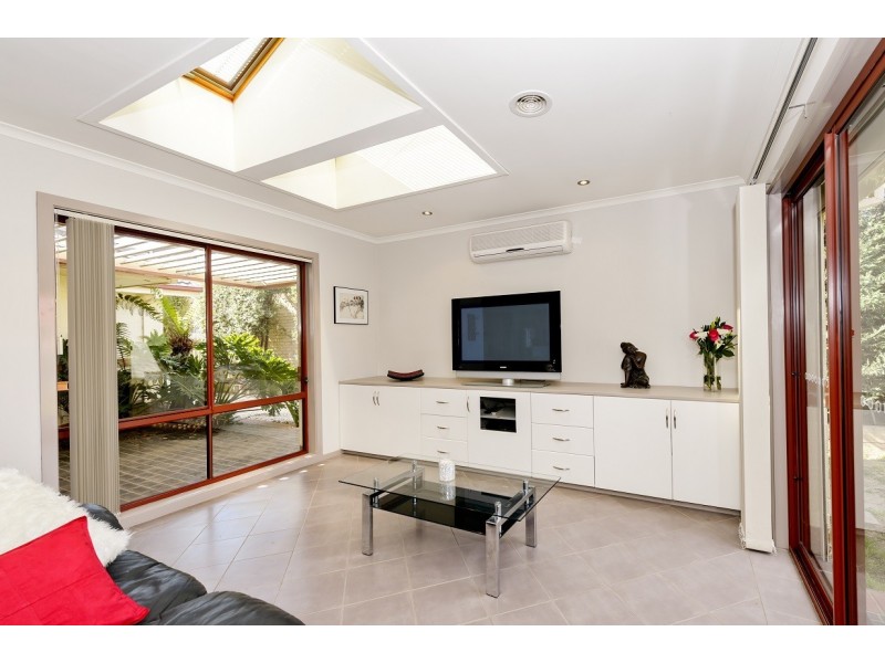 16 Stonehaven Circuit, Queanbeyan NSW 2620