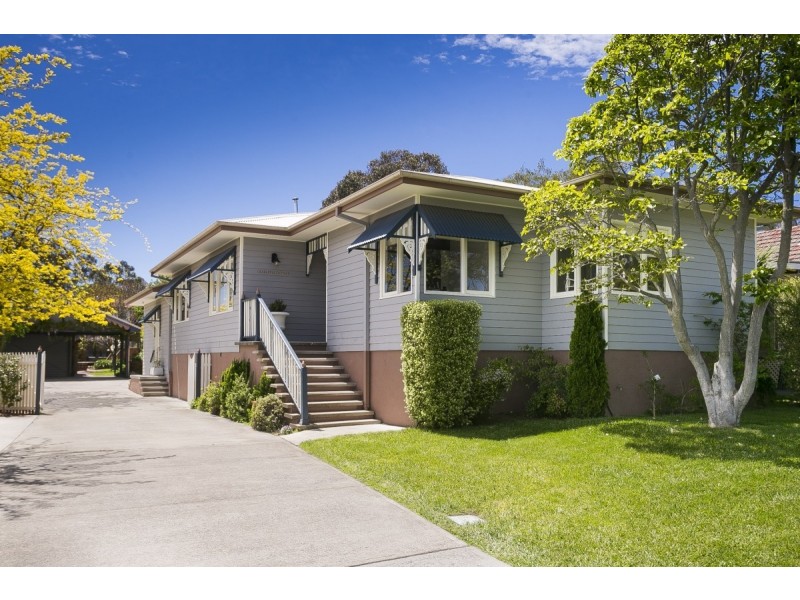 13 Elizabeth Crescent, Queanbeyan NSW 2620