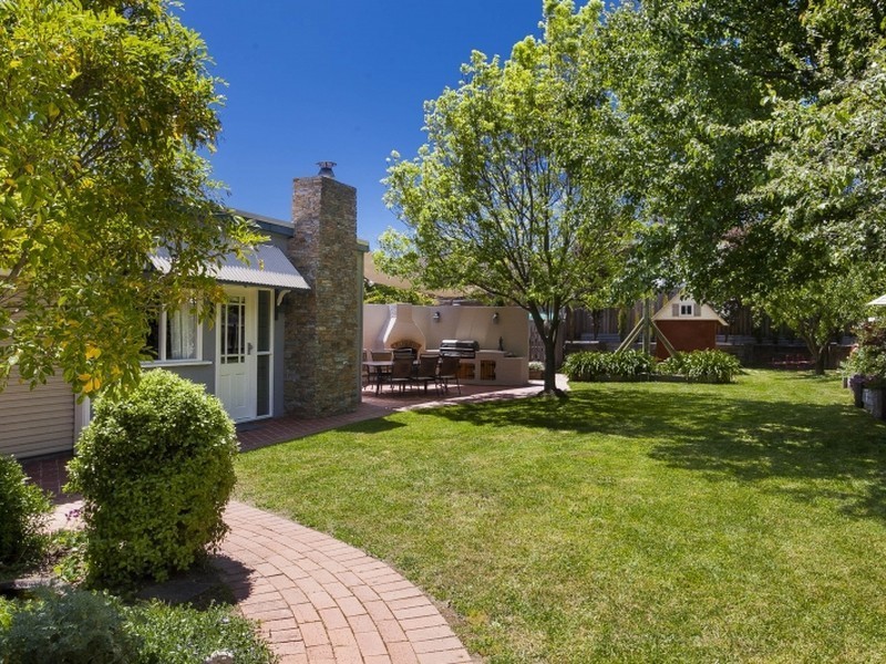 13 Elizabeth Crescent, Queanbeyan NSW 2620