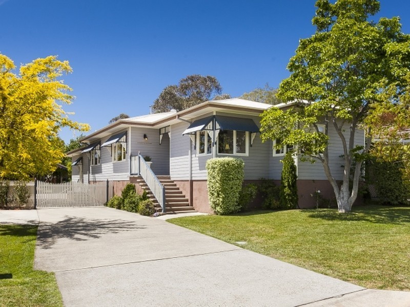 13 Elizabeth Crescent, Queanbeyan NSW 2620