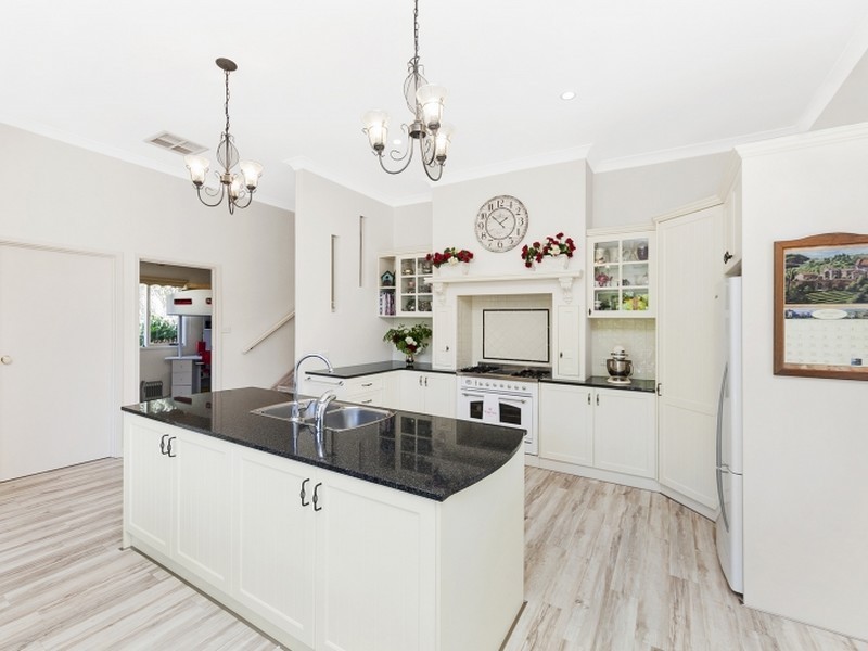 13 Elizabeth Crescent, Queanbeyan NSW 2620