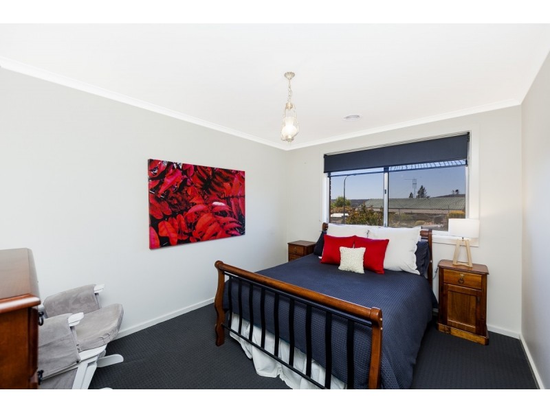 4 Meehan Close, Queanbeyan NSW 2620