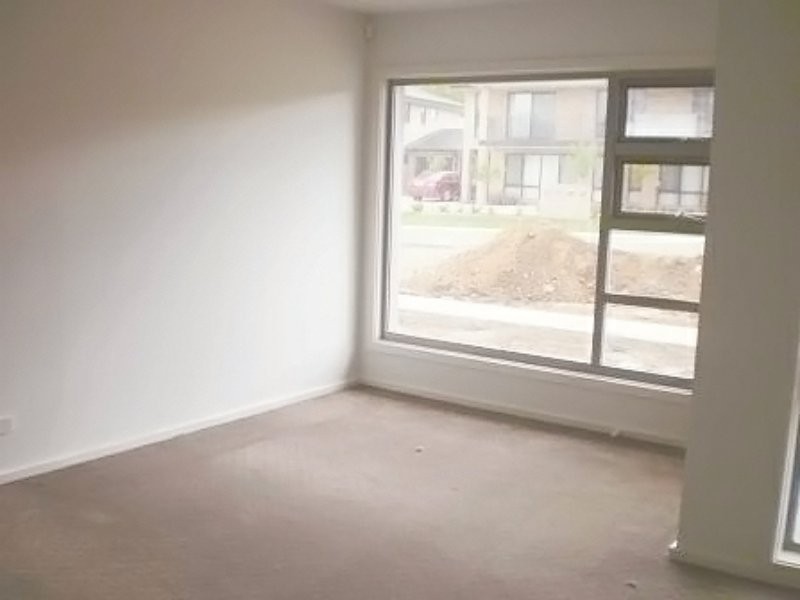 1/18 Mulloon Street, Queanbeyan NSW 2620