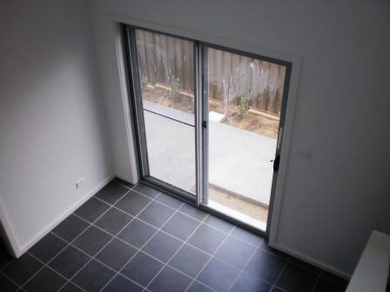 1/18 Mulloon Street, Queanbeyan NSW 2620