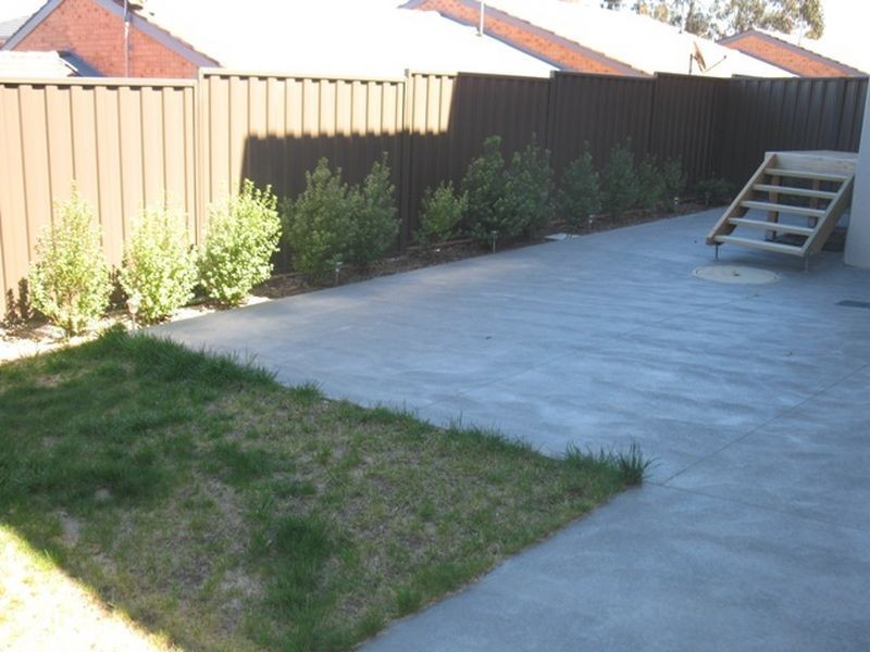 1/18 Mulloon Street, Queanbeyan NSW 2620