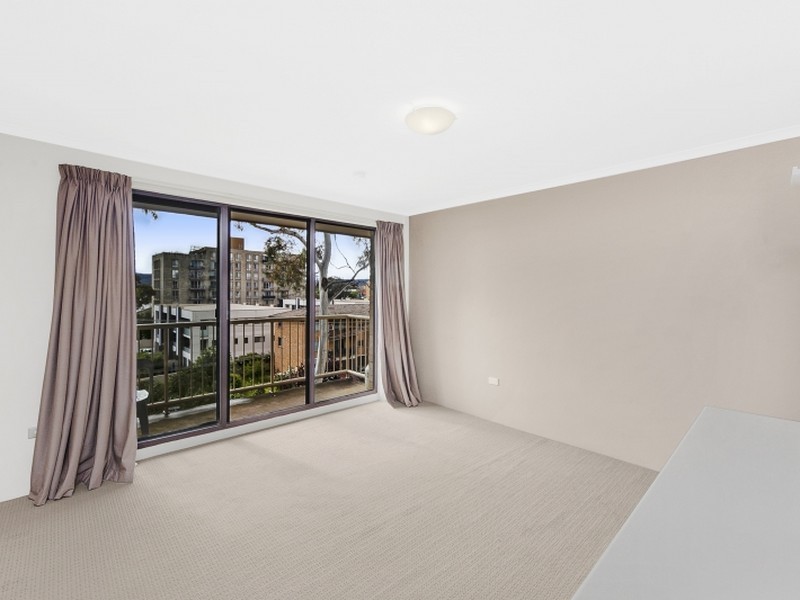 60/5 Crest Road, Queanbeyan NSW 2620