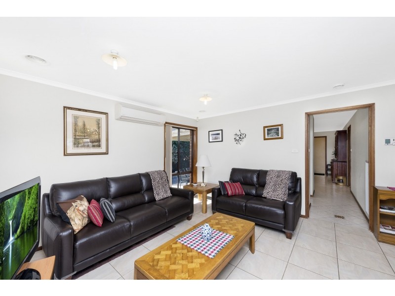 4 Chardonnay Place, Queanbeyan NSW 2620