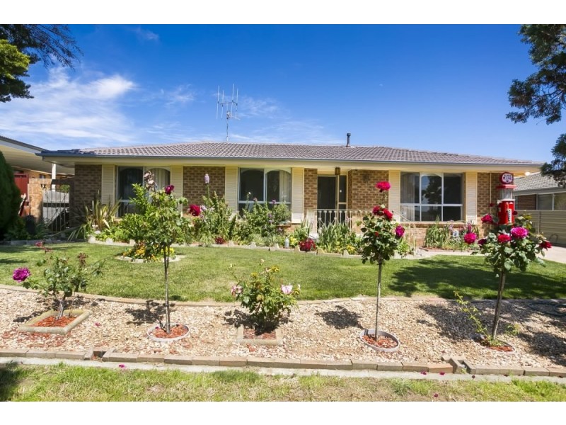 56 Christopher Crescent, Queanbeyan NSW 2620