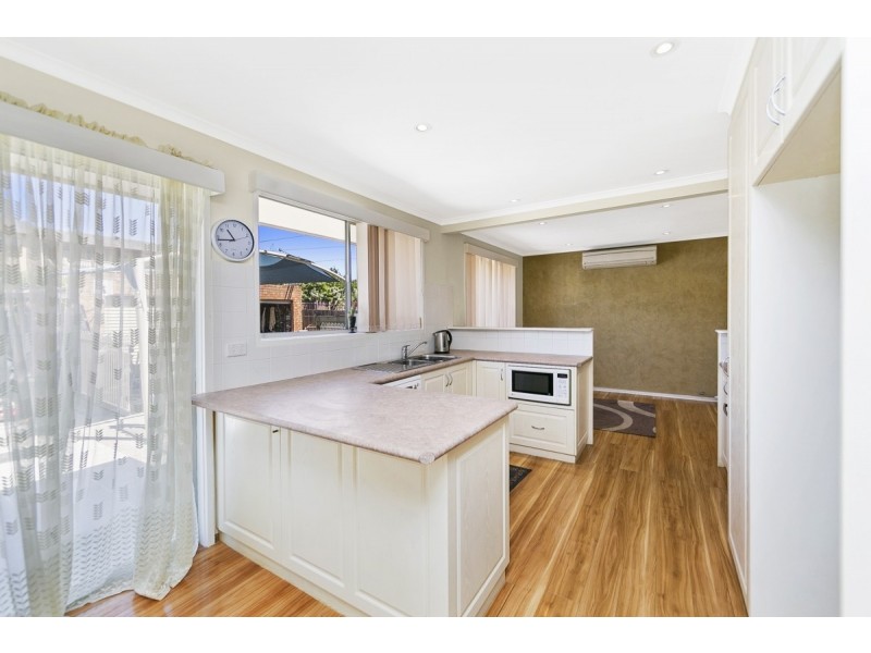 56 Christopher Crescent, Queanbeyan NSW 2620