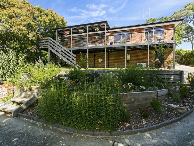 13 Monk Place, Queanbeyan NSW 2620