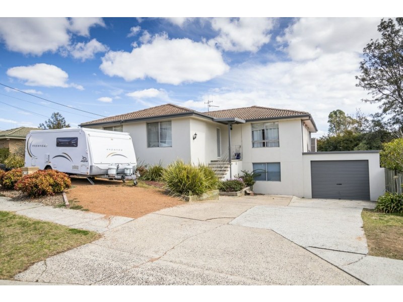 81 Pindari Crescent, Queanbeyan NSW 2620