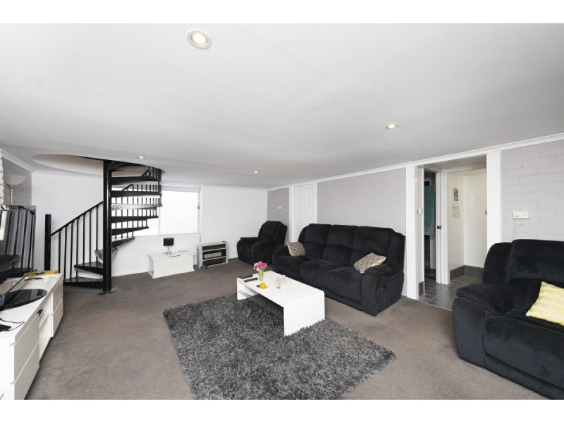 81 Pindari Crescent, Queanbeyan NSW 2620