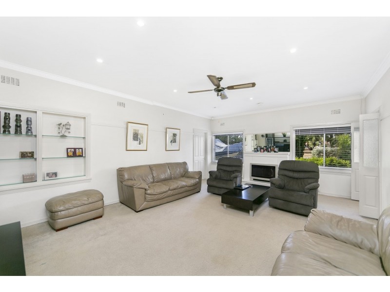 15 Munro Road, Queanbeyan NSW 2620