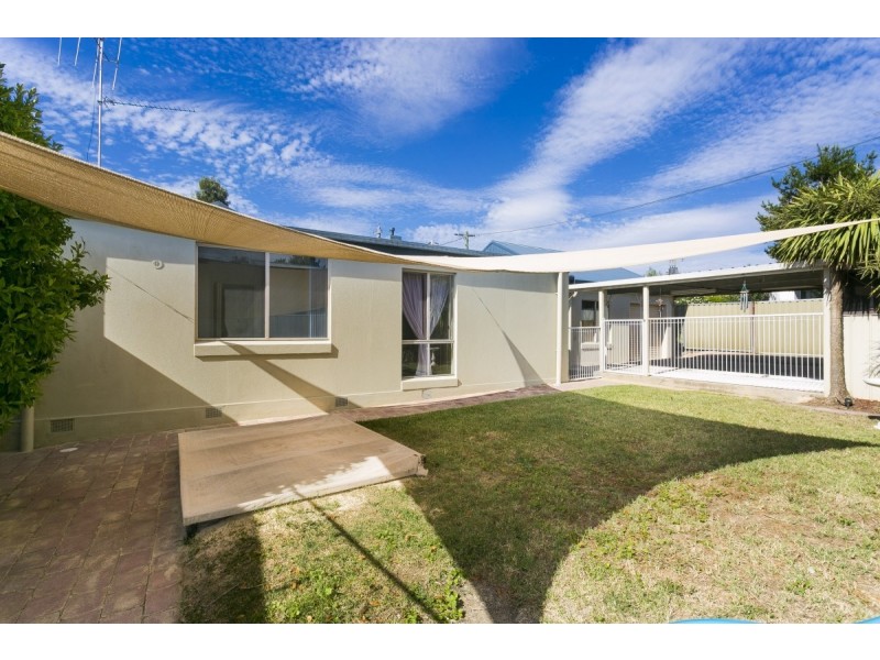 15 Munro Road, Queanbeyan NSW 2620