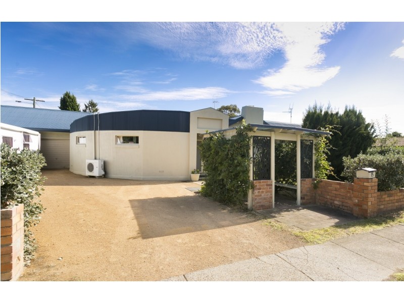 15 Munro Road, Queanbeyan NSW 2620