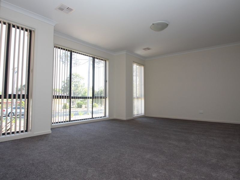 2 Brook Street, Queanbeyan NSW 2620