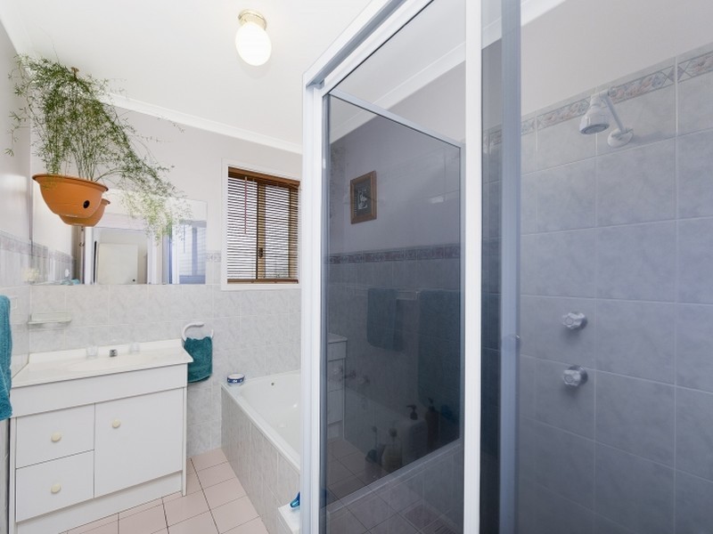 26 Kinlyside Avenue, Jerrabomberra NSW 2619