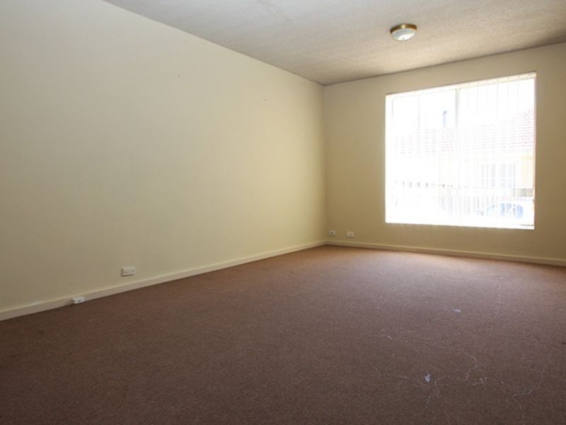 2/21 Blackall Avenue, Queanbeyan NSW 2620