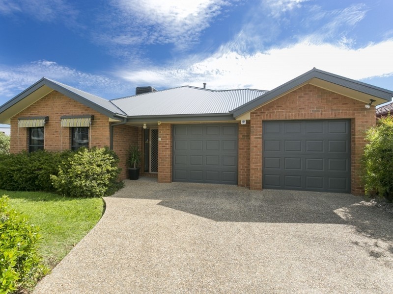 44 Stonehaven Circuit, Queanbeyan NSW 2620