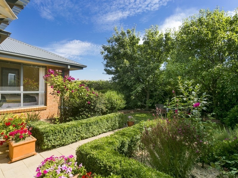 44 Stonehaven Circuit, Queanbeyan NSW 2620