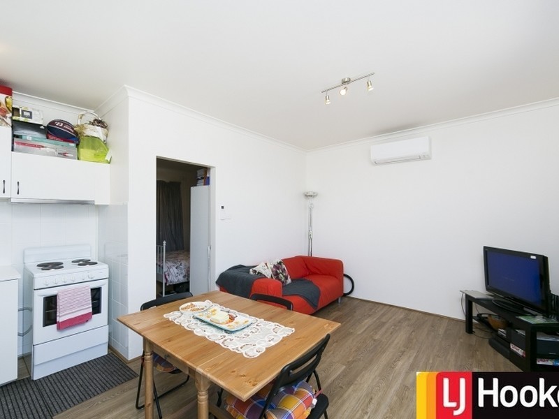 16/9 Macquiod Street, Queanbeyan NSW 2620